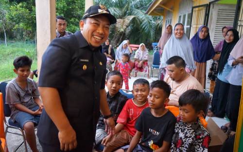 Temui Warga Korban Banjir Wabup Husni Prihatin Kondisi Anak-Anak