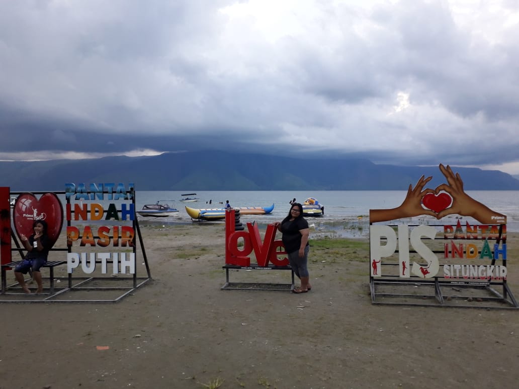 Pesona Wisata Pantai Pasir Putih dari Tanah Batak