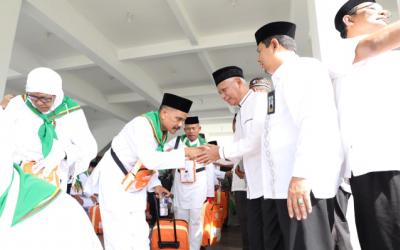 400 JCH Kloter 3 Kabupaten Asahan Diberangkatkan