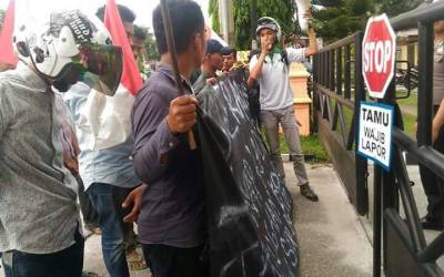 Mahasiswa Kampar Teriaki KPK Mandul