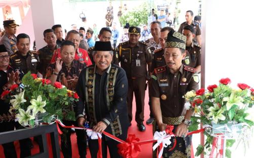 Bupati Siak dan Kejati Riau Resmikan Gedung Satria Adi Wijaksana