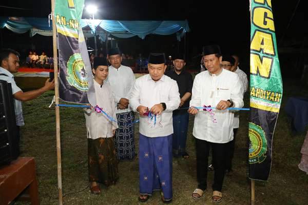 Resmikan Ruang Kelas Baru Ponpes Kandangan, Ini Kata Wabup Husni