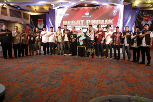 KPU Siak Gelar Debat Publik : Pjs Bupati Siak Apresiasi Seluruh Panitia Acara