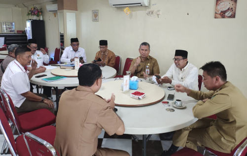 Rapat Dengan Baznas, Bupati Rohil Harapkan Zakat Capai 20 M/Tahun