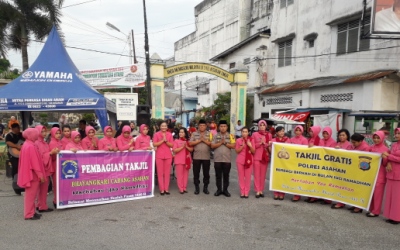 Polres Asahan Bersama Ibu Bhayangkari Bagikan Takjil