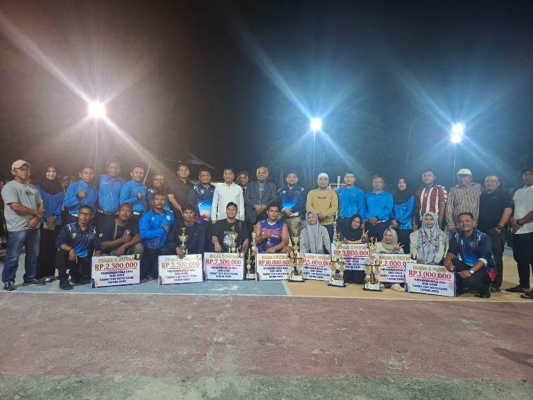 Wabup Siak Syamsurizal Tutup Turnamen Volly Piala Koto Gasib