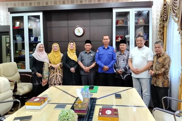 Ketua DPRD Pekanbaru Isa Lahamid Terima Audiensi LAMR Kota Pekanbaru