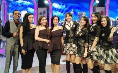 Ayu Ting Ting Unggah Foto Cantik Cecepy Bareng JKT48