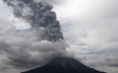 Status Waspada, Potensi Erupsi Gunung Rinjani Masih Tinggi