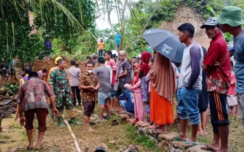 7 Orang Meninggal Dunia Akibat Longsor di Padang Pariaman