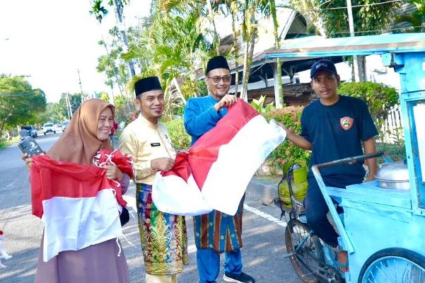 Semarakkan HUT RI ke-80, Bupati Bengkalis Galang Gerakan Seribu Bendera