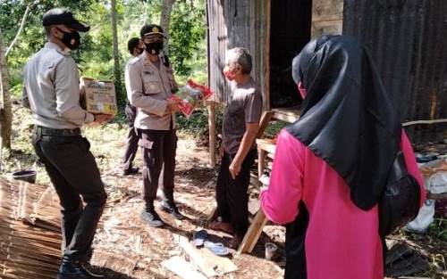 Polri Peduli, Polsek Sungai Apit Berbagi dengan Masyarakat 