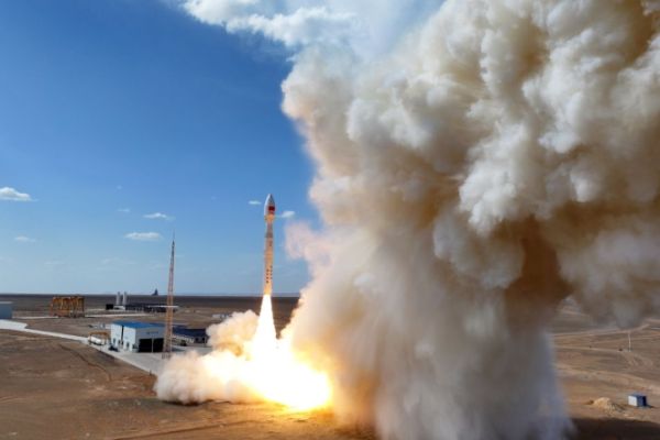 China Luncurkan Tujuh Satelit dengan Roket Pengangkut Lijian-1 Y10