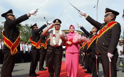 Kapolres Baru Rohul Disambut Dengan Farewell Parade 