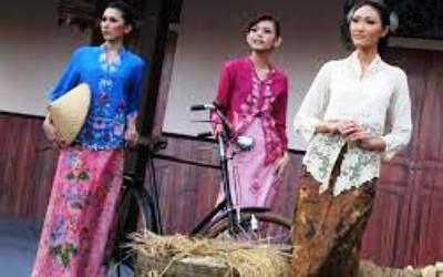 Batik dan Kebaya Kerancang Cina Modern Ikut Meriahkan 17 Agustus