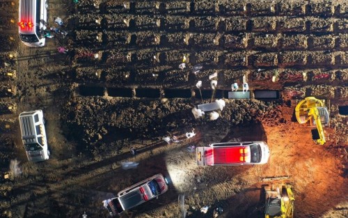 Viral, Ambulans Antre Antar Jenazah Corona di TPU