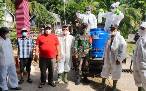 Pemdes Desa Kepahyang Lakukan Penyemprotan Disinfektan