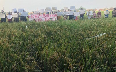 Warga Tangerang Utara Kubur Diri dan Menjerit ke Jokowi