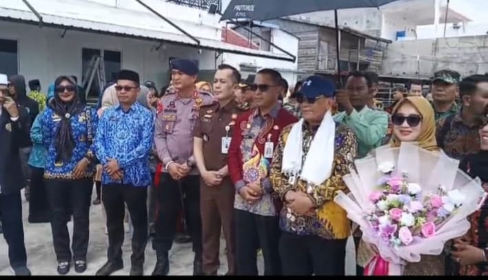 Bupati Rohil Bistamam Kunjungi Panipahan Didampingi Ketua TP PKK Tatik Sri Rahayu