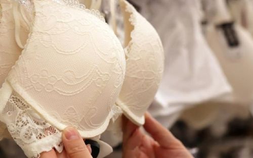 Inilah Kebiasaan yang Penyebab Payudara menjadi Kendur