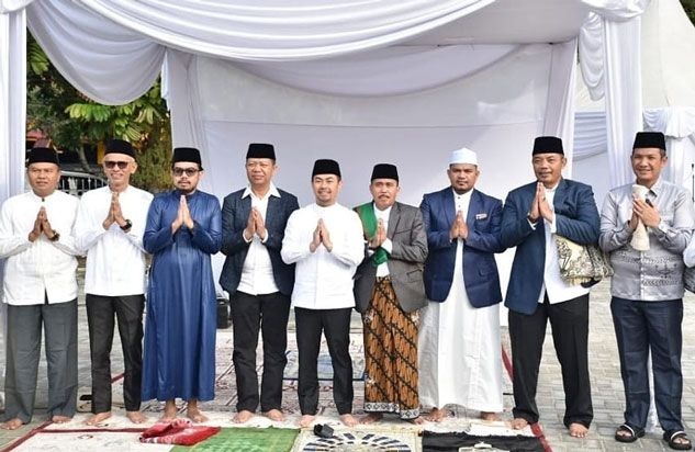 Pimpinan DPRD Pekanbaru Bersama Pj Wako Sholat Idul Adha 2024