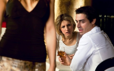 Ini Alasan Kenapa Mata Pria Suka 'Jelalatan'