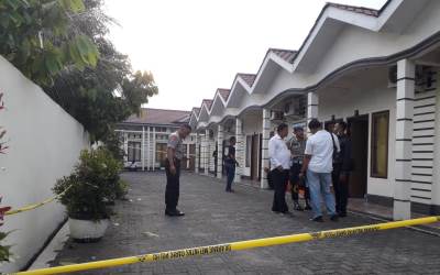 Mayat Pria dan Wanita Ditemukan Bugil di Hotel Central