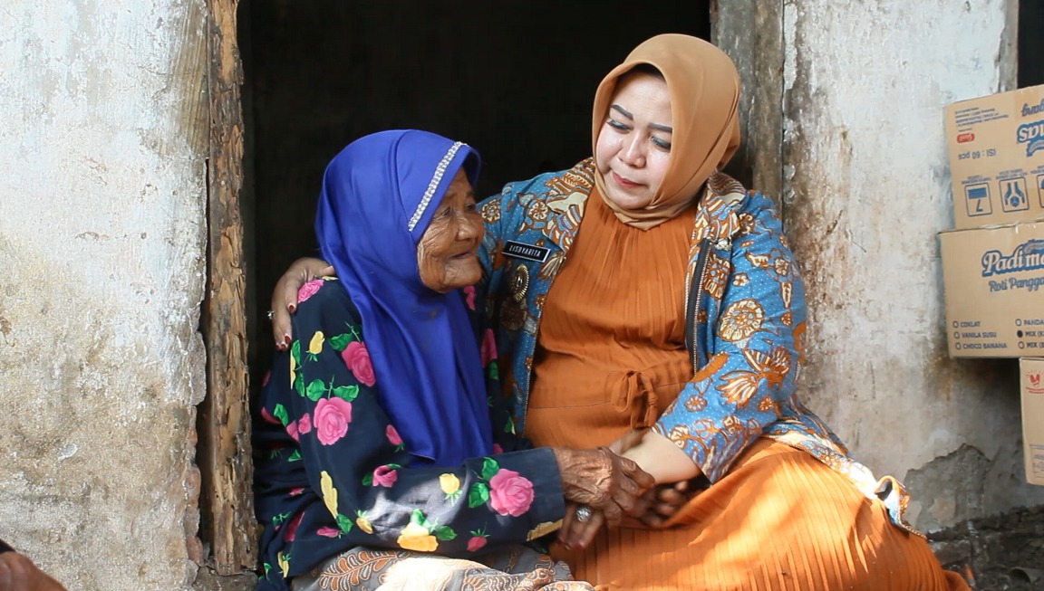 Wakil Bupati Ponorogo Rayu Mbah Ponirah Agar Rumah Bisa Diperbaiki