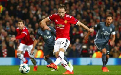Barcelona Buru Pemain Manchester United