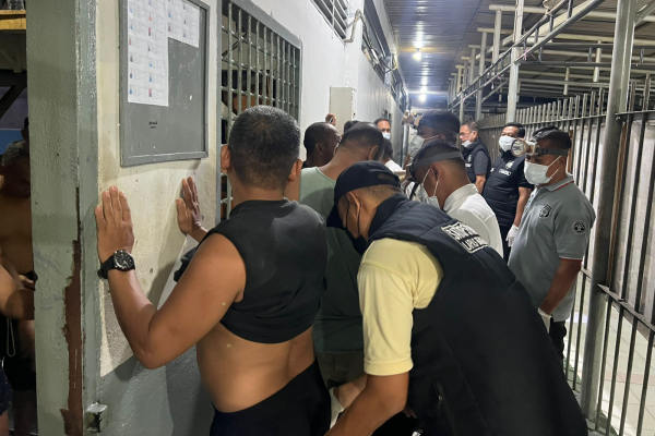 Razia Kamar Napi, KPLP Temukan HP dan Barang Terlarang Lainnya