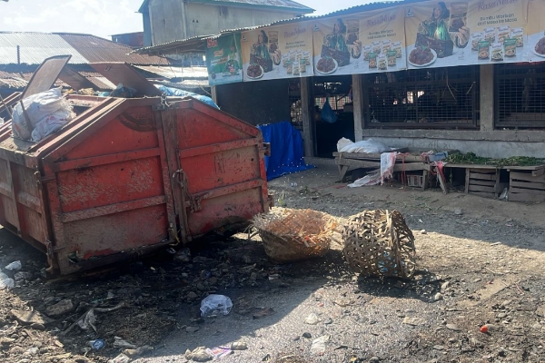 DLH Rohul Gerak Cepat Tangani Tumpukan Sampah di Pasar Baru Ujung Batu