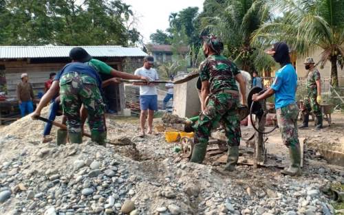 Tim Satgas TMMD Lakukan Pengecoran Box Culvert