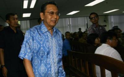 Hakim Minta KPK Tetapkan Boediono Tersangka Century