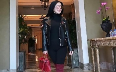 Netizen Soroti Syahrini Pakai Celana Super Ketat