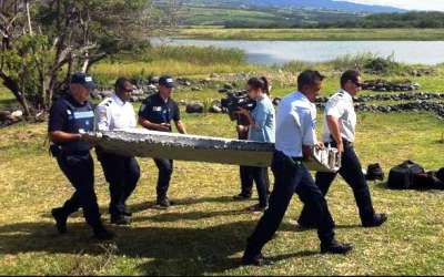 Diduga Puing MH370, Bagian Sayap Ditemukan Di Pulau Reunion