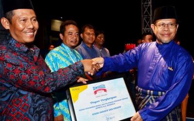 Sekda Tutup Bengkalis Expo 2015, BPMP2T Stand Terbaik