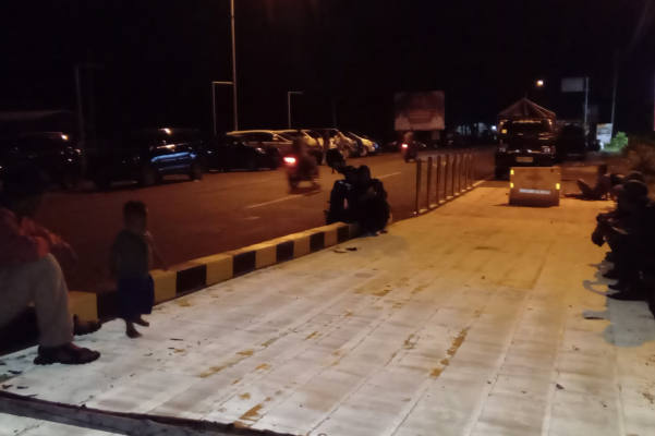 Kebijakan Dishub Bengkalis Sangat Mengecewakan, Ratusan Penumpang Tidur di Pelabuhan