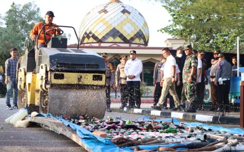 Polres Siak Gelar Pasukan Pengamanan Nataru dan Pemusnahan BB Pekat