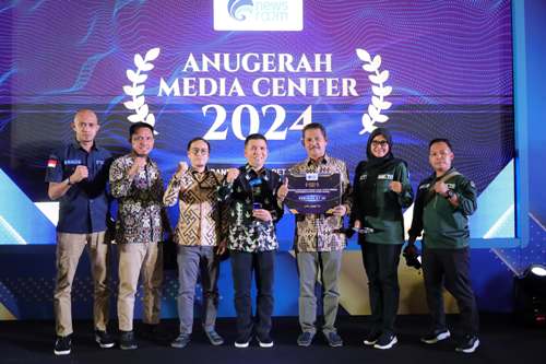 Kemenkominfo Beri Pengahargaan AMC 2024 kepada LPPL Siak Televisi