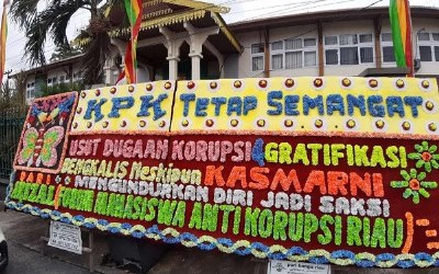 KPK Dapat Karangan Bunga Dukungan Usut Gratifikasi Amril