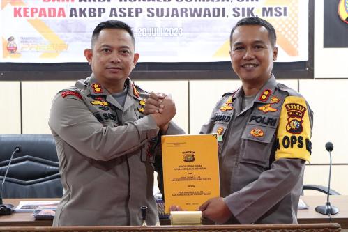 Polres Siak Gelar Sertijab,  AKBP Asep Sujarwadi Gantikan AKBP Ronald Sumaja