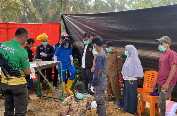 Polres Siak Lakukan Ekshumasi dan Autopsi Jenazah Bocah 6 Tahun