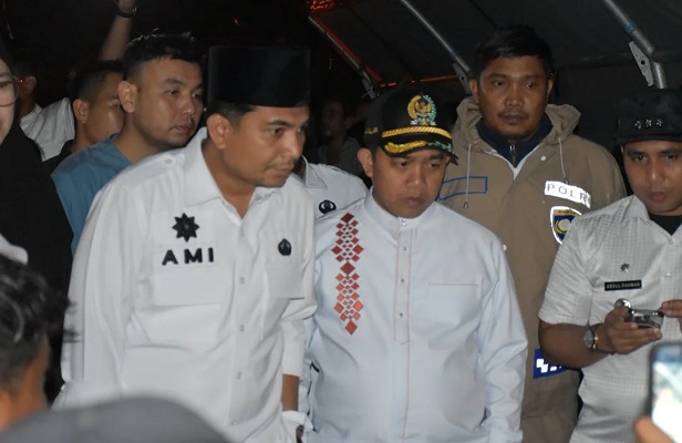 Ketua DPRD Kota Pekanbaru Tinjau Tenda Pengungsi Korban Banjir di Rumbai