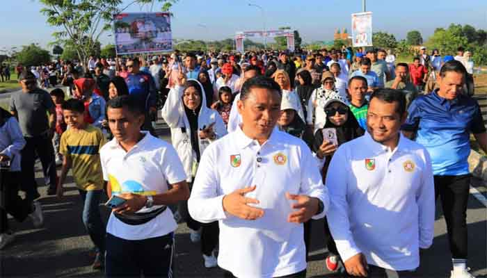 Wakil Ketua DPRD Pekanbaru T. Azwendi Ikut Jalan Santai Hari Sumpah Pemuda