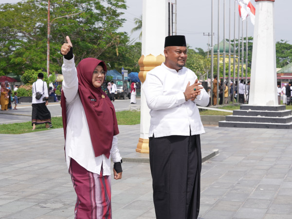 Jadi Pembina Apel Hari Santri 2025, Bupati Afni Sempakan Pesan Untuk Santri