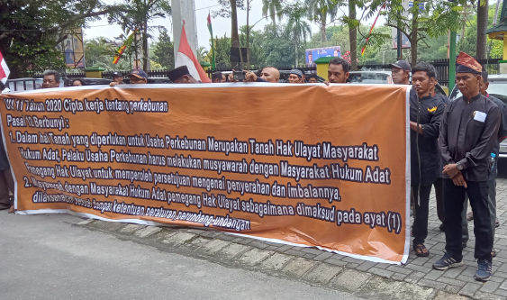 Demo DLHK Riau, Masyarakat Kapau Jaya Ancam Duduki Kebun Sawit Ayau