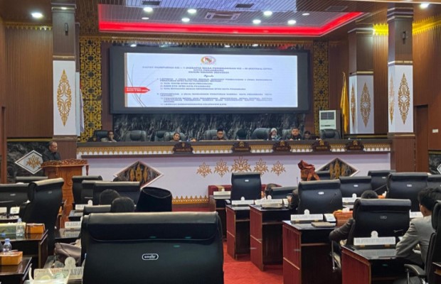 Ketua DPRD Pekanbaru Pimpin Rapat Paripurna Laporan Tiga Pansus