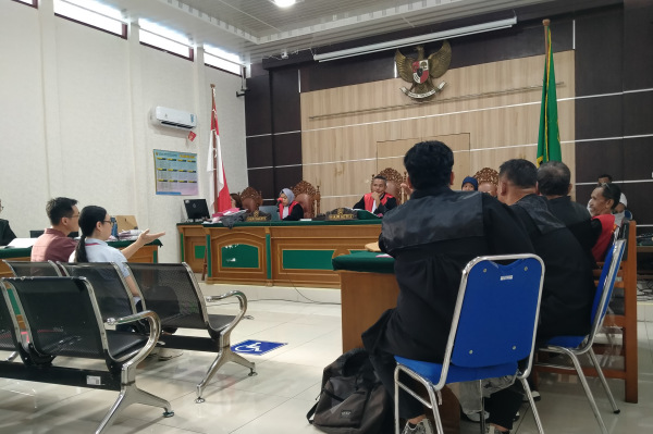 Direktur Perusahaan Enggan Jelaskan Nominal Bonus Terdakwa