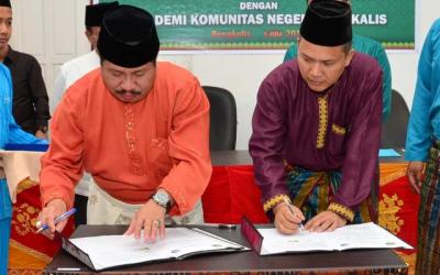 Bupati Bengkalis dan Ketua AKN Teken Mou