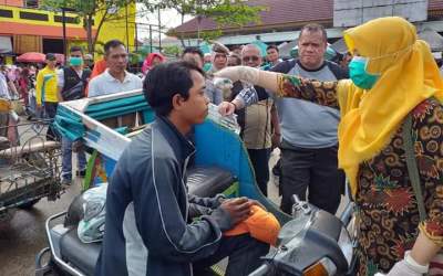 Bupati Inhu Blusukan Beri Edukasi Pencegahan Corona